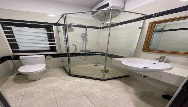 CHO THUÊ NHÀ NGÕ Ô TÔ TRẦN QUANG DIỆU, 7 TẦNG, 50M2, MT 4.2M, GIÁ 44 TRIỆU - THANG MÁY VÙ VÙ, KD ĐỈNH.